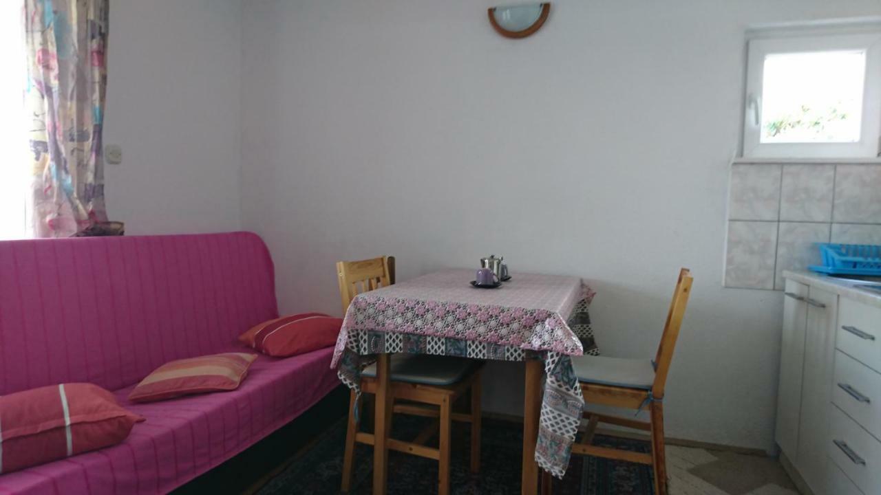 Apartmani Kocka Примоштен Экстерьер фото