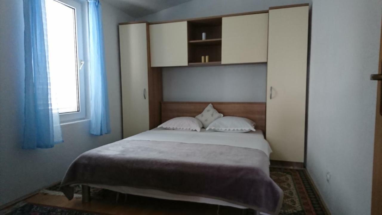 Apartmani Kocka Примоштен Экстерьер фото