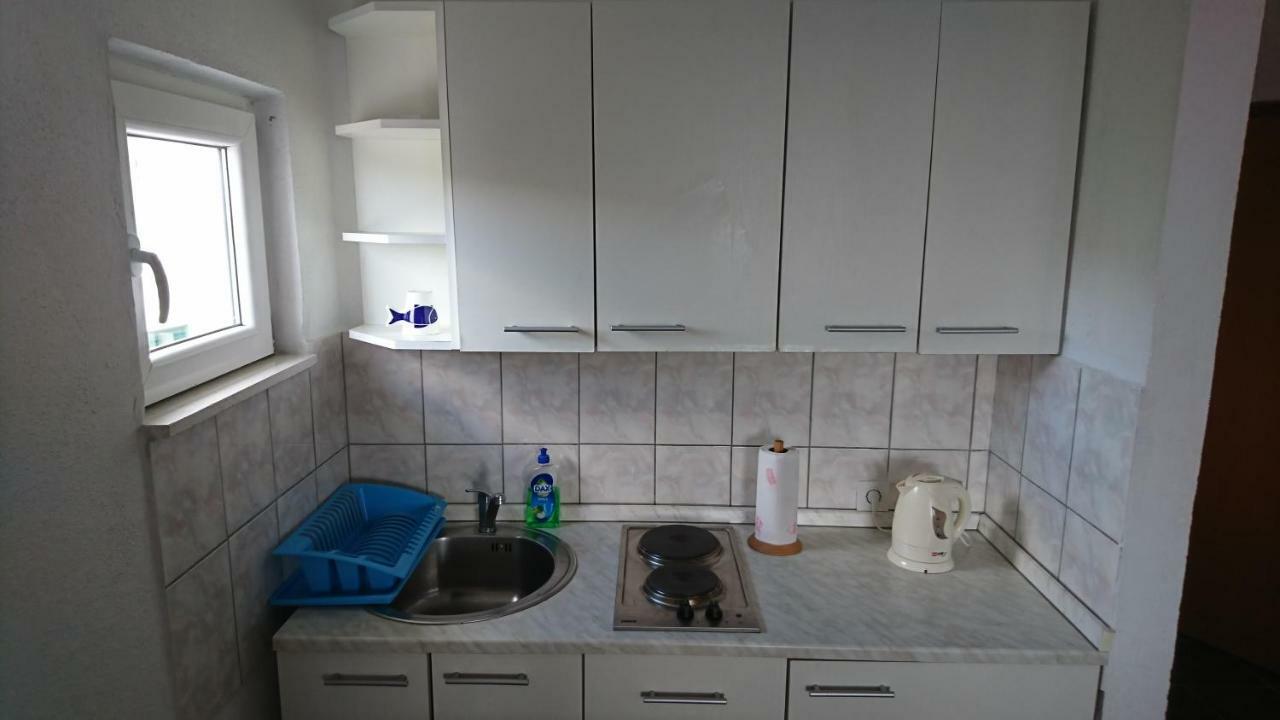 Apartmani Kocka Примоштен Экстерьер фото