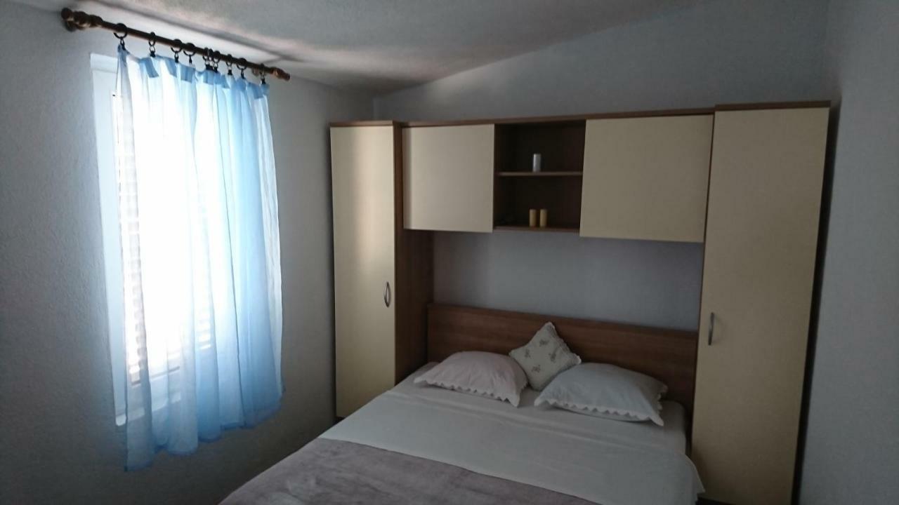 Apartmani Kocka Примоштен Экстерьер фото