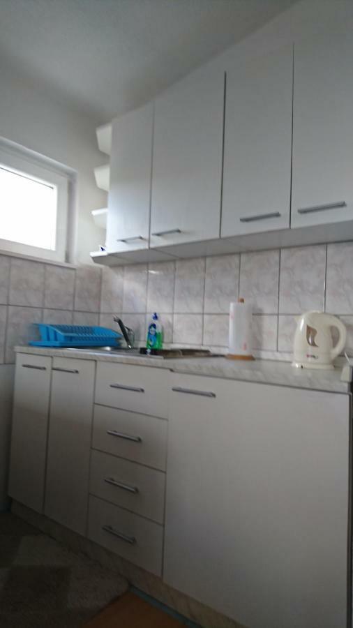 Apartmani Kocka Примоштен Экстерьер фото