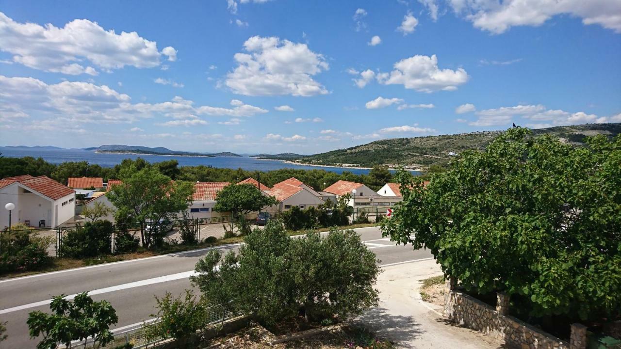 Apartmani Kocka Примоштен Экстерьер фото