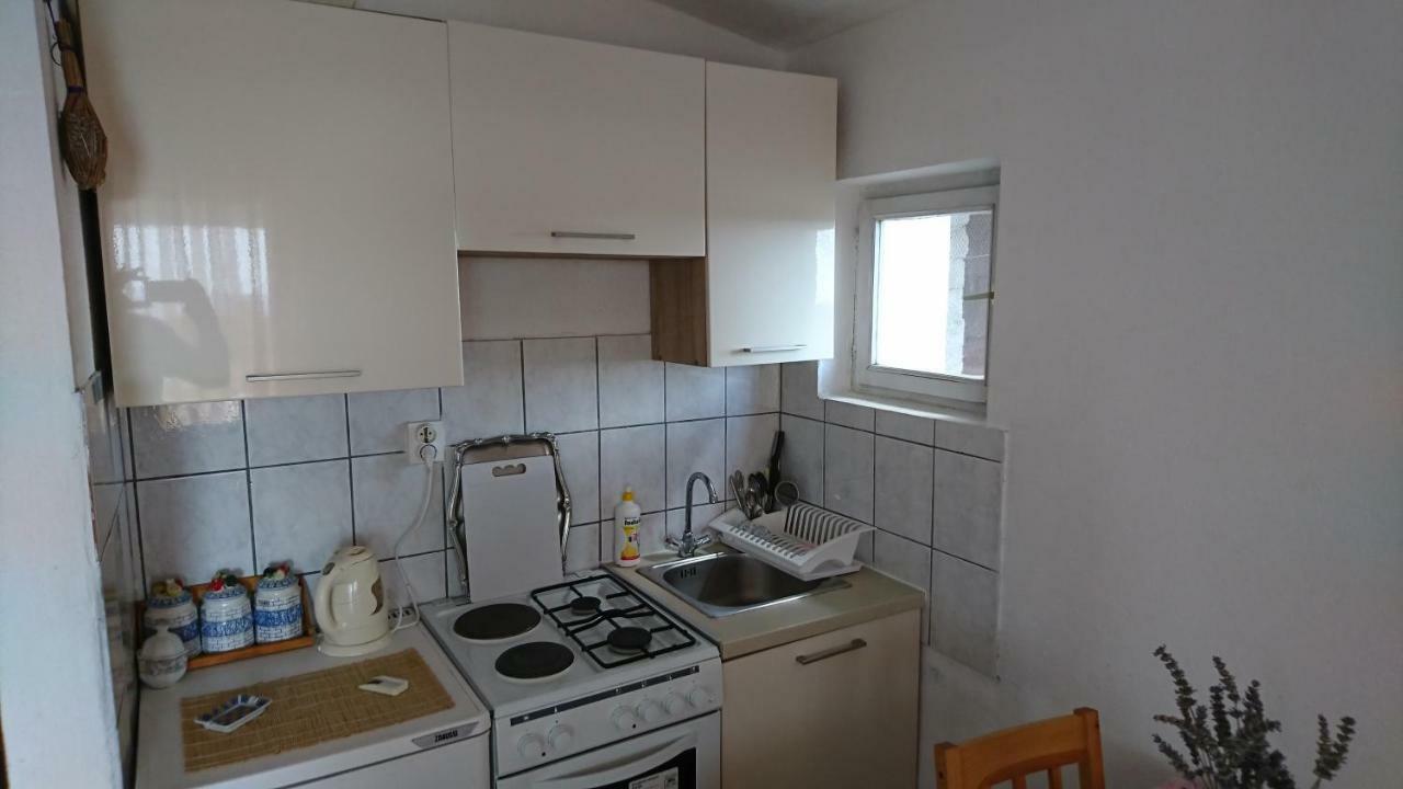 Apartmani Kocka Примоштен Экстерьер фото