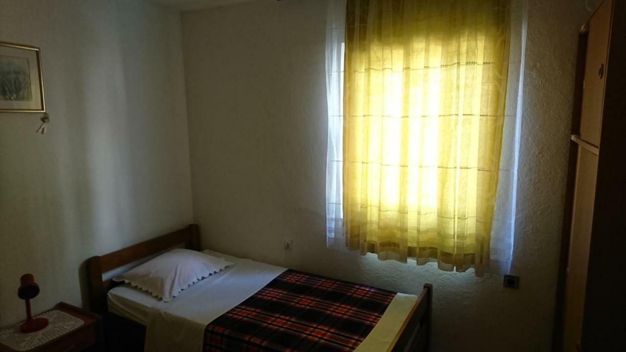 Apartmani Kocka Примоштен Экстерьер фото