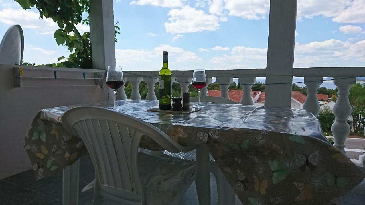 Apartmani Kocka Примоштен Экстерьер фото