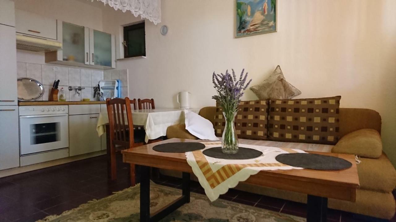 Apartmani Kocka Примоштен Экстерьер фото
