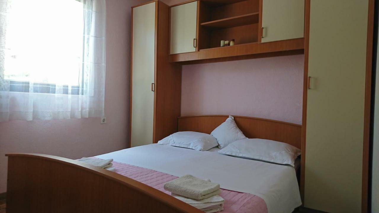 Apartmani Kocka Примоштен Экстерьер фото