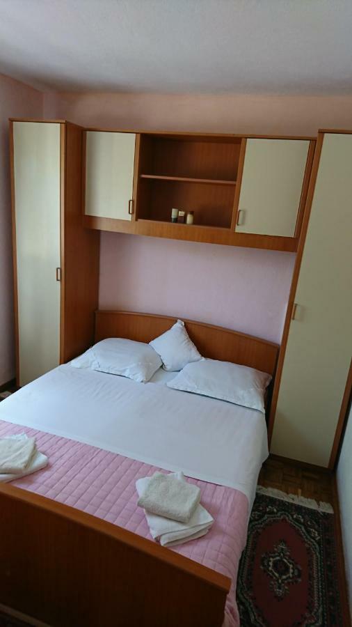 Apartmani Kocka Примоштен Экстерьер фото