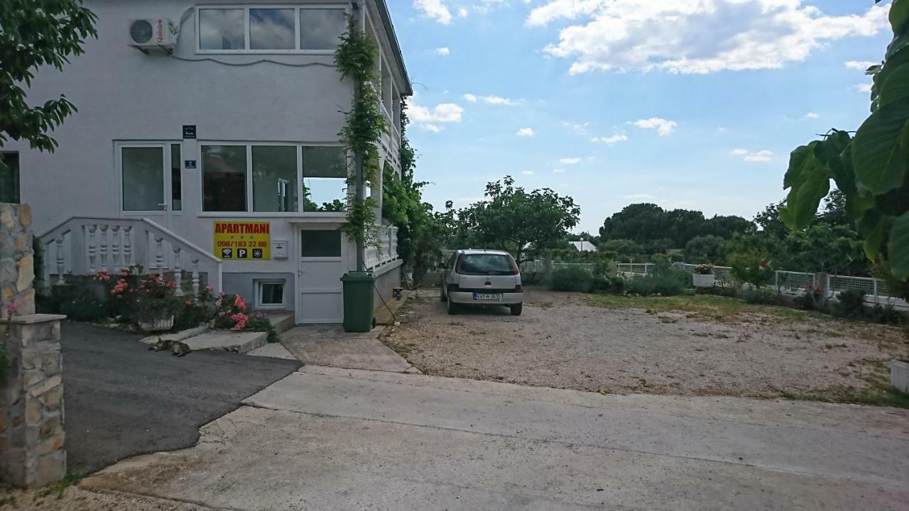 Apartmani Kocka Примоштен Экстерьер фото