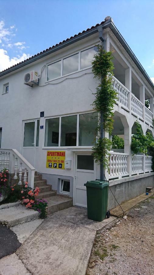 Apartmani Kocka Примоштен Экстерьер фото
